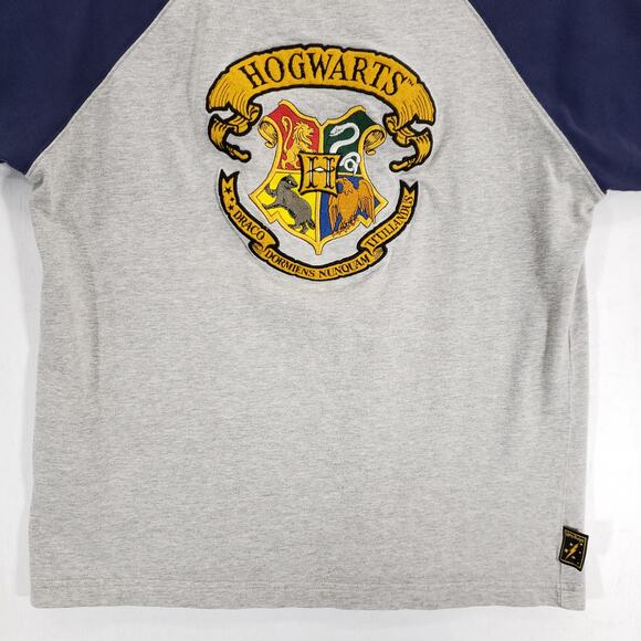 Vintage Harry Potter T Shirt Adult Medium Gray Embroidered Hogwarts Crest 2001 - Picture 3 of 16